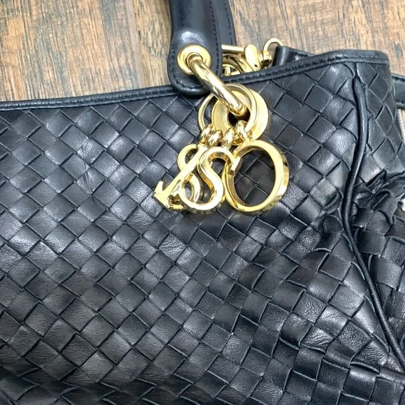 - Siso leather bag